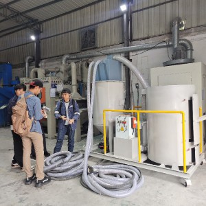 自動(dòng)回收式噴砂機(jī)出貨前客戶現(xiàn)場驗(yàn)收